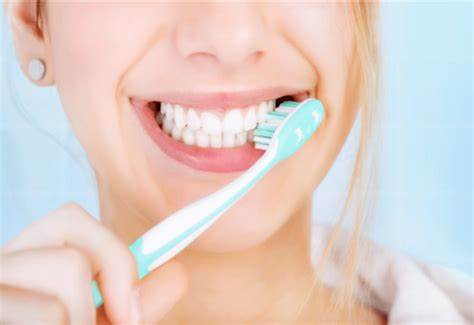 Bí Quyết Cho Nụ Cười Rạng Rỡ: Khám Phá Sức Mạnh Từ Nước Ngậm Thảo Dược Thất Sơn Cửu Huyền