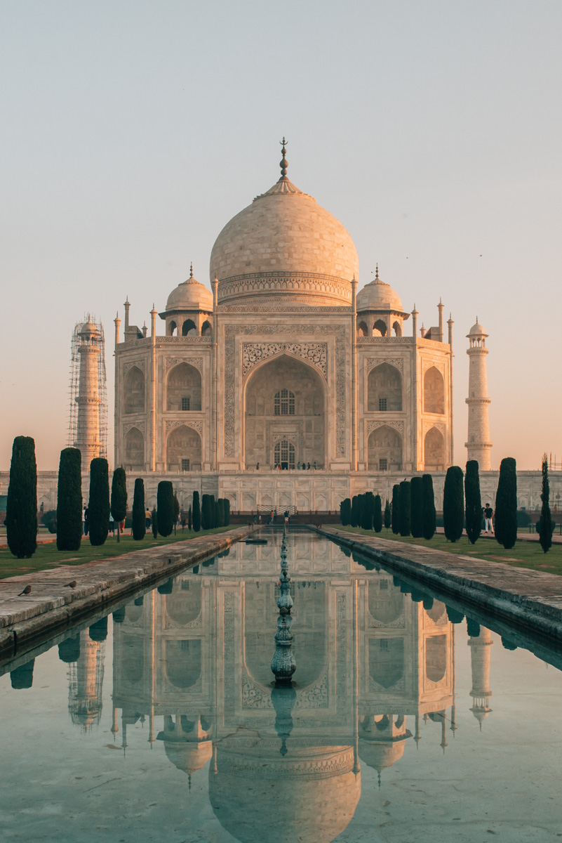 https://thatsoncuuhuyen.vn/wp-content/uploads/2025/12/Taj-Mahal-Sonnenaufgang.jpg